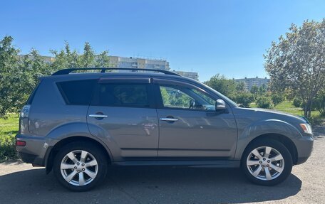 Mitsubishi Outlander III рестайлинг 3, 2011 год, 1 380 000 рублей, 3 фотография