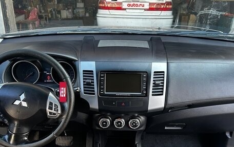 Mitsubishi Outlander III рестайлинг 3, 2011 год, 1 380 000 рублей, 10 фотография