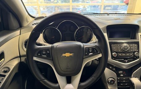 Chevrolet Cruze II, 2010 год, 780 000 рублей, 7 фотография