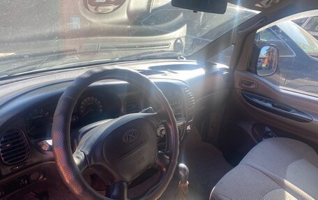 Hyundai H-1 II рестайлинг, 2005 год, 770 000 рублей, 3 фотография