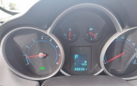 Chevrolet Cruze II, 2011 год, 680 000 рублей, 3 фотография