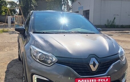 Renault Kaptur I рестайлинг, 2019 год, 1 800 000 рублей, 2 фотография