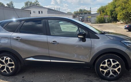 Renault Kaptur I рестайлинг, 2019 год, 1 800 000 рублей, 6 фотография
