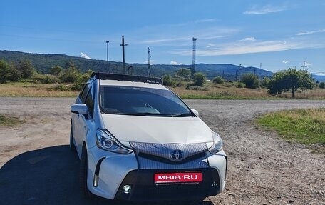 Toyota Prius Alpha I (ZVW40/41), 2015 год, 1 440 000 рублей, 1 фотография