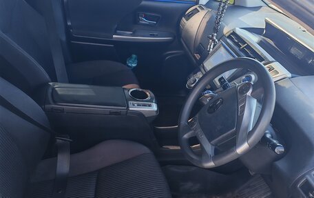 Toyota Prius Alpha I (ZVW40/41), 2015 год, 1 440 000 рублей, 10 фотография