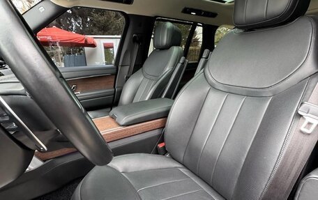 Land Rover Range Rover IV рестайлинг, 2022 год, 11 800 000 рублей, 4 фотография