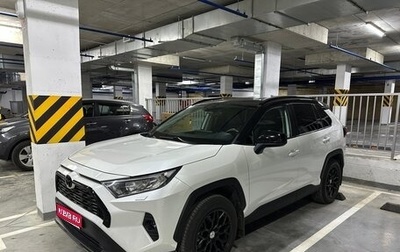 Toyota RAV4, 2021 год, 3 280 000 рублей, 1 фотография