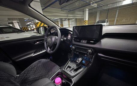 Toyota RAV4, 2021 год, 3 280 000 рублей, 8 фотография