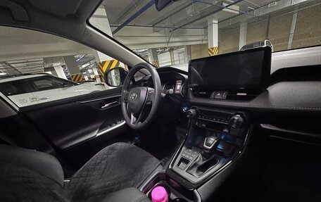 Toyota RAV4, 2021 год, 3 280 000 рублей, 9 фотография