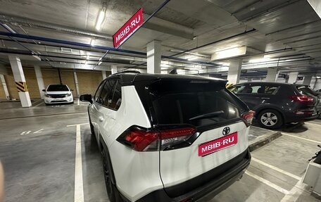 Toyota RAV4, 2021 год, 3 280 000 рублей, 4 фотография