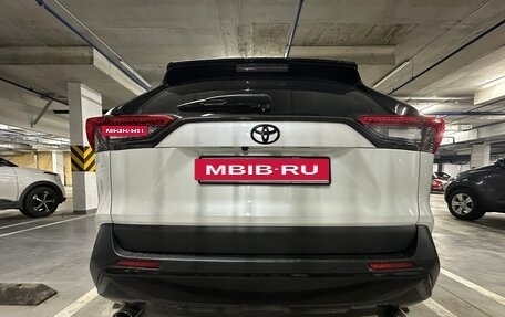 Toyota RAV4, 2021 год, 3 280 000 рублей, 7 фотография