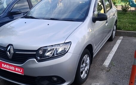 Renault Logan II, 2017 год, 500 000 рублей, 2 фотография