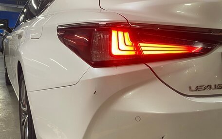 Lexus ES VII, 2018 год, 3 600 000 рублей, 17 фотография