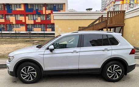 Volkswagen Tiguan II, 2018 год, 2 800 000 рублей, 1 фотография