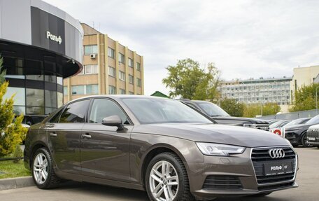 Audi A4, 2018 год, 2 235 000 рублей, 3 фотография