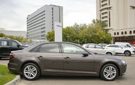 Audi A4, 2018 год, 2 235 000 рублей, 4 фотография
