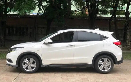 Honda Vezel, 2020 год, 1 300 000 рублей, 6 фотография