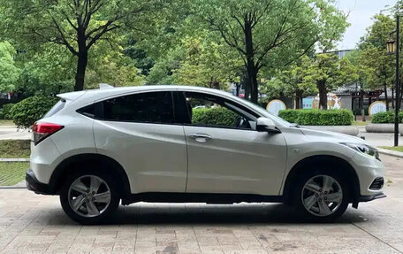 Honda Vezel, 2020 год, 1 300 000 рублей, 10 фотография