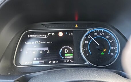 Nissan Leaf II, 2018 год, 1 800 000 рублей, 8 фотография