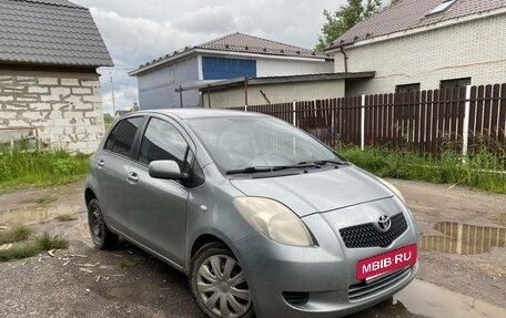 Toyota Yaris III рестайлинг, 2006 год, 480 000 рублей, 2 фотография