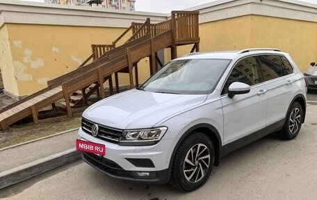 Volkswagen Tiguan II, 2018 год, 2 800 000 рублей, 2 фотография
