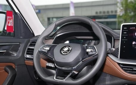 Skoda Kodiaq I, 2025 год, 3 970 000 рублей, 12 фотография