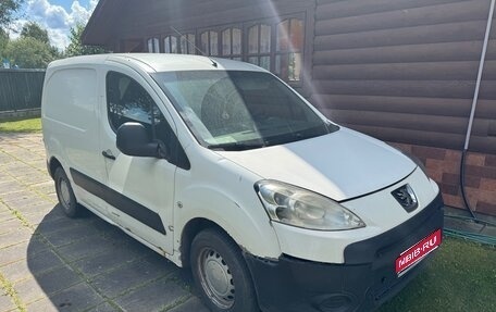 Peugeot Partner II рестайлинг 2, 2011 год, 320 000 рублей, 1 фотография