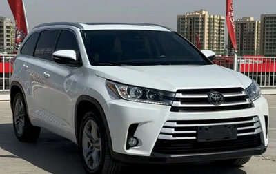 Toyota Highlander III, 2021 год, 3 050 999 рублей, 1 фотография
