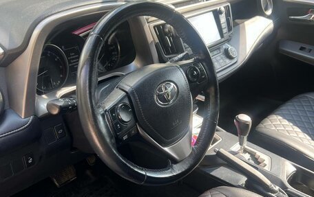 Toyota RAV4, 2018 год, 2 280 000 рублей, 21 фотография