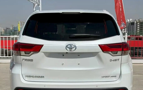 Toyota Highlander III, 2021 год, 3 050 999 рублей, 5 фотография
