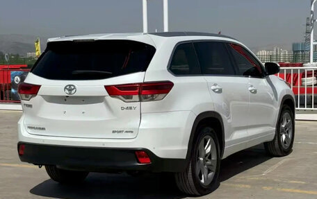 Toyota Highlander III, 2021 год, 3 050 999 рублей, 4 фотография
