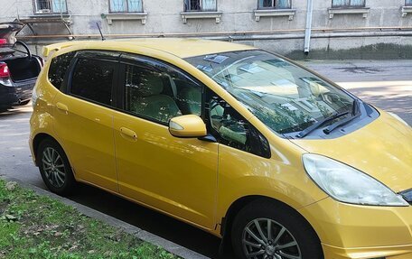 Honda Fit III, 2011 год, 850 000 рублей, 3 фотография