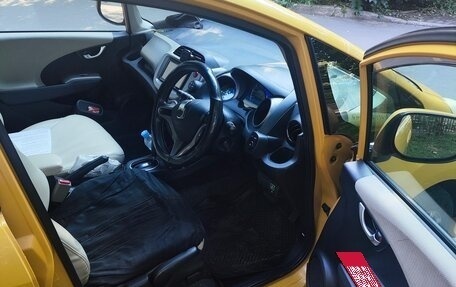 Honda Fit III, 2011 год, 850 000 рублей, 2 фотография