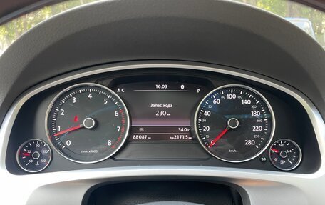 Volkswagen Touareg III, 2017 год, 3 750 000 рублей, 10 фотография