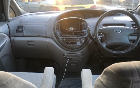 Toyota Estima III рестайлинг -2, 2003 год, 730 000 рублей, 10 фотография
