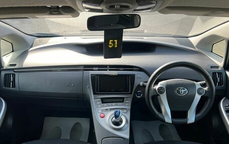 Toyota Prius, 2015 год, 1 379 000 рублей, 19 фотография