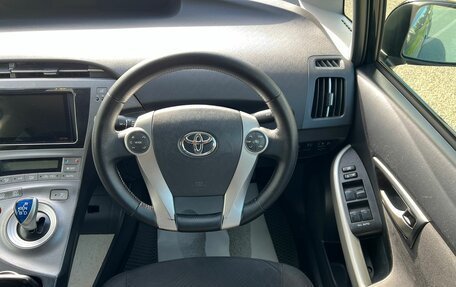 Toyota Prius, 2015 год, 1 379 000 рублей, 18 фотография
