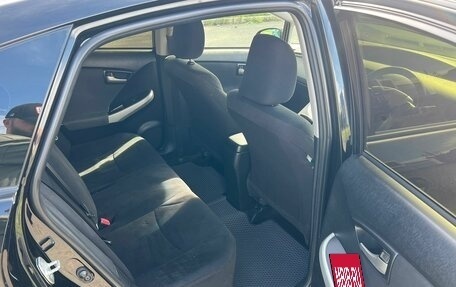Toyota Prius, 2015 год, 1 379 000 рублей, 13 фотография