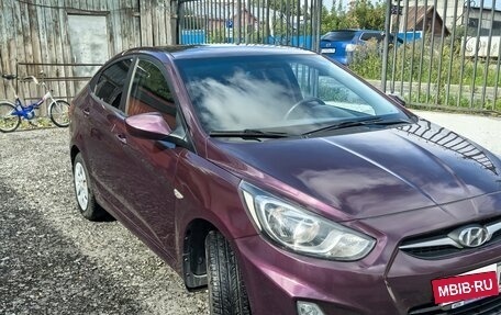 Hyundai Solaris II рестайлинг, 2012 год, 950 000 рублей, 4 фотография