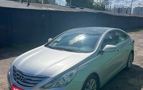 Hyundai Sonata VI, 2012 год, 1 250 000 рублей, 2 фотография
