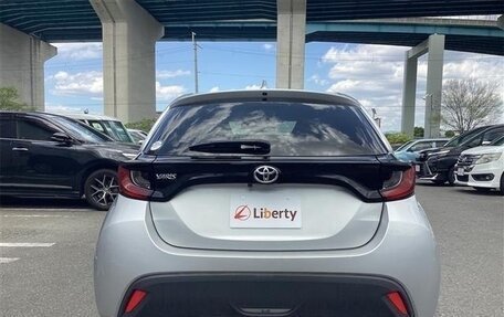 Toyota Yaris, 2021 год, 845 000 рублей, 11 фотография