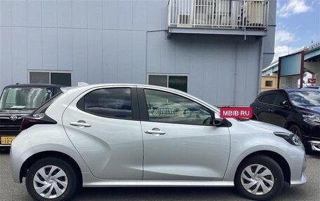 Toyota Yaris, 2021 год, 845 000 рублей, 9 фотография