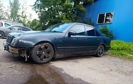 Mercedes-Benz E-Класс, 1996 год, 110 000 рублей, 4 фотография