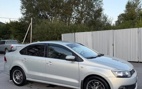 Volkswagen Polo VI (EU Market), 2011 год, 750 000 рублей, 1 фотография