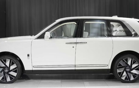 Rolls-Royce Cullinan, 2025 год, 50 000 000 рублей, 4 фотография