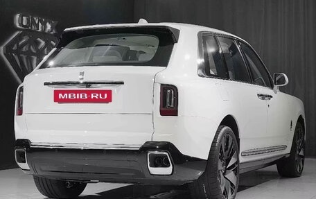 Rolls-Royce Cullinan, 2025 год, 50 000 000 рублей, 6 фотография