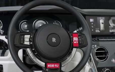 Rolls-Royce Cullinan, 2025 год, 50 000 000 рублей, 17 фотография