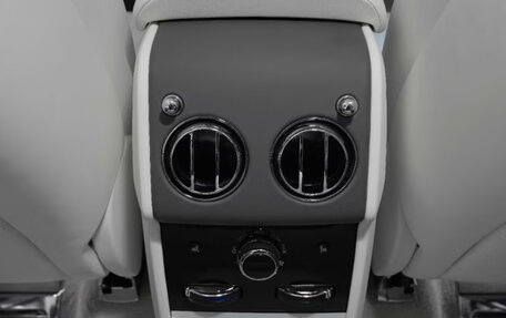 Rolls-Royce Cullinan, 2025 год, 50 000 000 рублей, 26 фотография