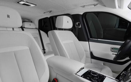 Rolls-Royce Cullinan, 2025 год, 50 000 000 рублей, 24 фотография