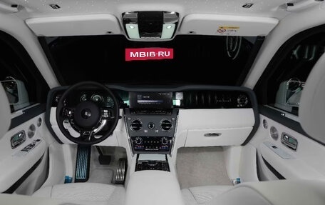 Rolls-Royce Cullinan, 2025 год, 50 000 000 рублей, 20 фотография